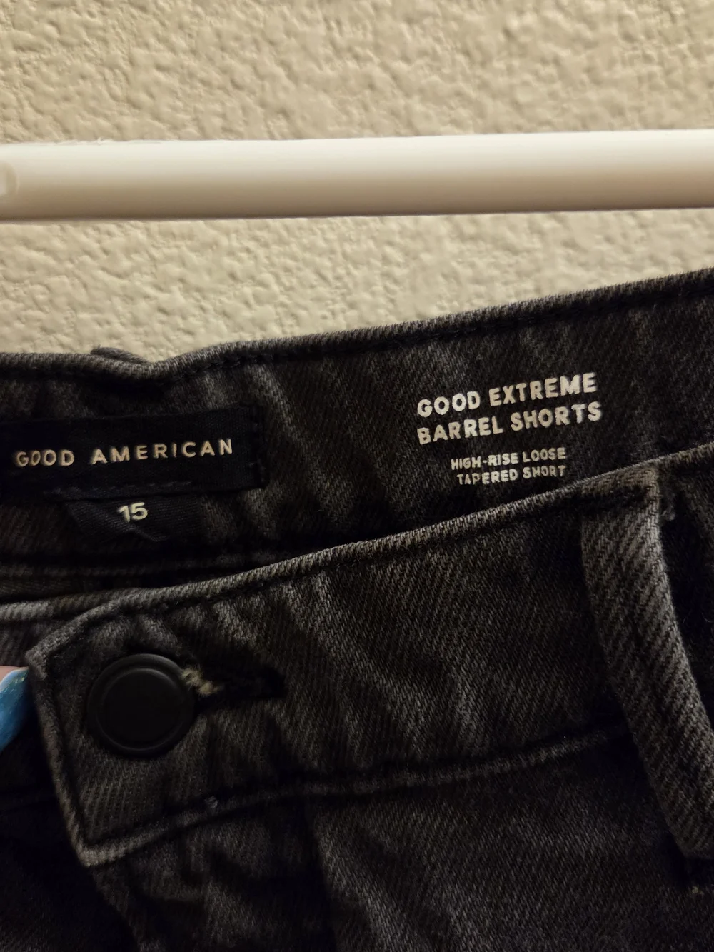 NWOT Good American GOOD EXTREME BARREL SHORTS sz 15